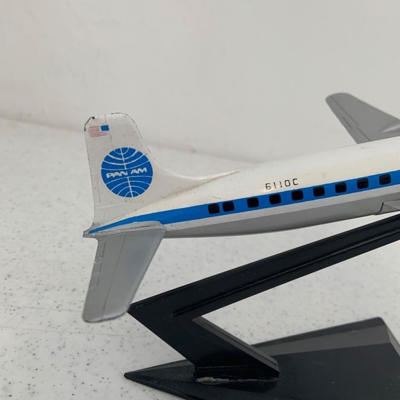 Vintage 1980s Pan American 6110C Airplane Model and Display Stand - Picture 2 of 16